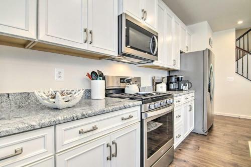 Modern Retreat With Pool Access And 4 Mi To Beach