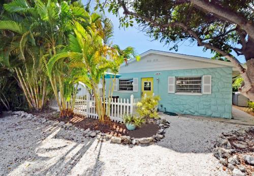 Paradise Beach - West 2414