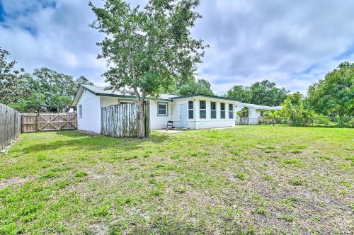 Pet-friendly Gulf Getaway - 10 Mi To Beaches!