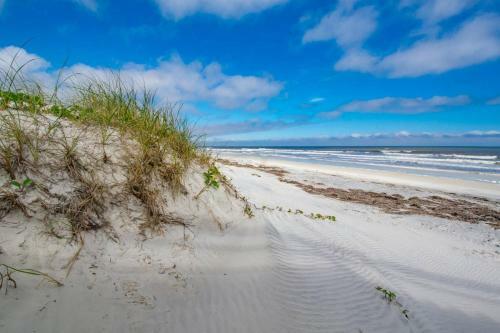 Villa Barefoot Hideaway Family Beachfront Retreat
