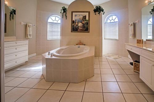 Cape Coral Canalfront Home With Pool, Lanai And Dock!