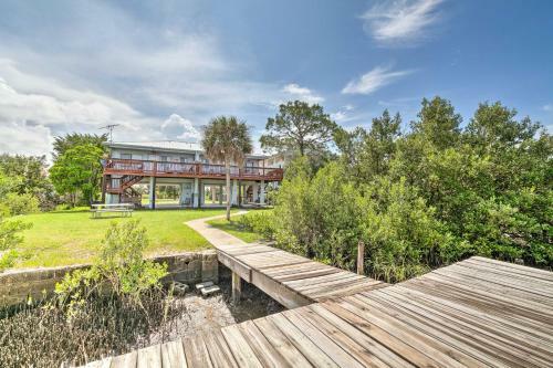 Cedar Key Duplex Home With Dock And Stellar Ocean View