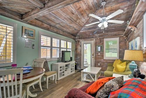 Driftwood Beach Cottage - Walk To Clearwater Bch
