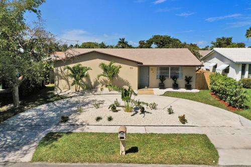 Private Pool Beautiful Updated 4br Home 2bth