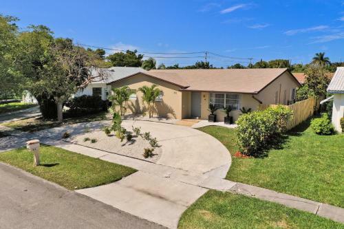 Private Pool Beautiful Updated 4br Home 2bth