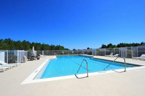 Have Fun Splendid Gold Pool Homes