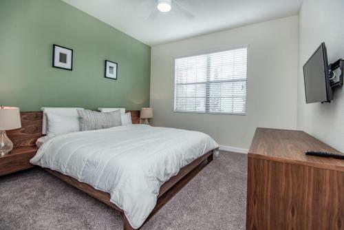 Six-bedroom Apartment 5476