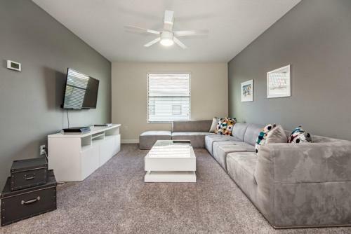 Six-bedroom Apartment 5476