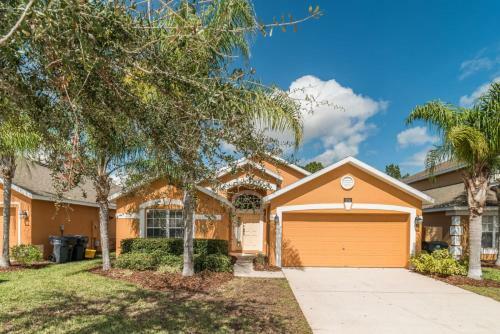 Adorable 3 Bedroom 2 Bath Villa With Conservation View
