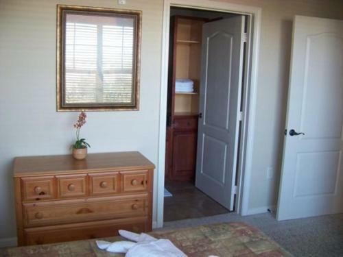 Beautiful 4 Bedroom 3 Bath Condo In Bella Piazza