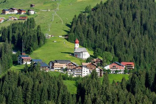 Adler Dam�ls Gasthof Hotel