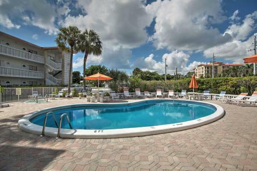 Apartment With Pool, 1-block Walk To Deerfield Beach