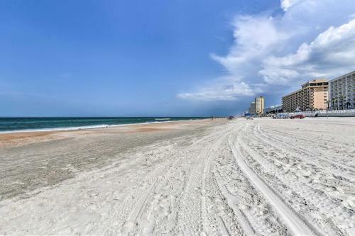 Apartamento 10th-floor Studio On Beach, Walk To Dining!