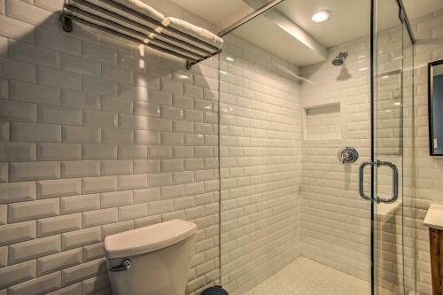 Remodeled Fort Lauderdale Home With Shared Pool!