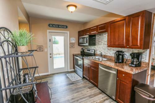201 Delmar Mangrove Breeze B