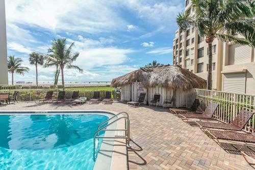 Apartamento Sandarac B610, 2 Bedrooms, Pool Access, Beach Front, Sleeps 4