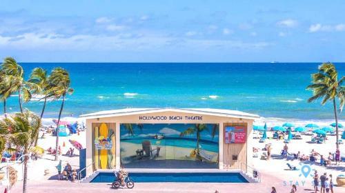New Beachfront Condo Rooftop Infinity Pool