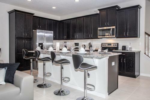 Marvelous 5 Bd Home W/ Pool And Surf Park @ Solara Resort