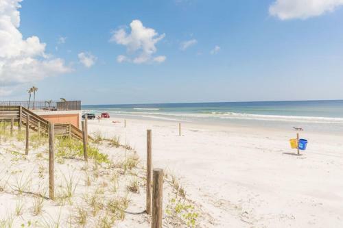 Sandy Feet Retreat By Ocean Properties