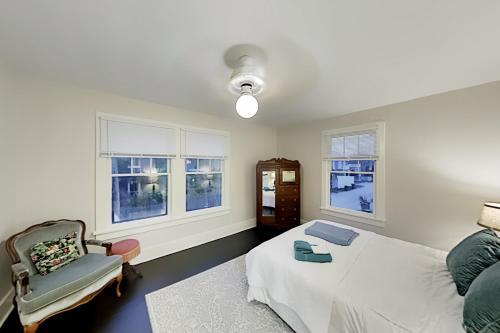 Apartamento Historic District Retreat - Festive Backyard Duplex