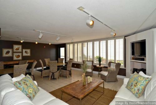 Apartamento One Seagrove Place Unit 701 Condo