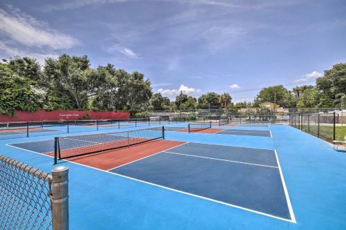 Updated Ybor City Home With Yard Walk To Pool!