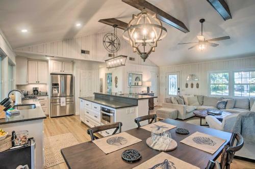 Charming Cottage With Porch, Less Than Half Mi To Beach