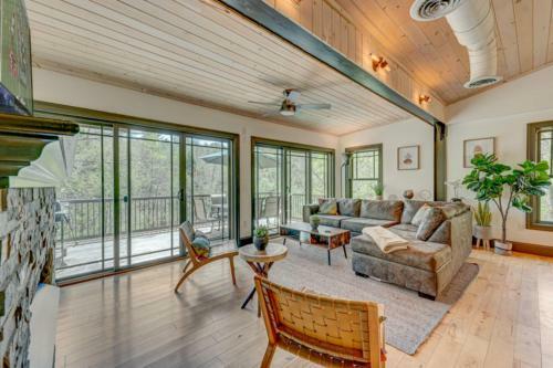 Falcons Nest By Escape To Blue Ridge