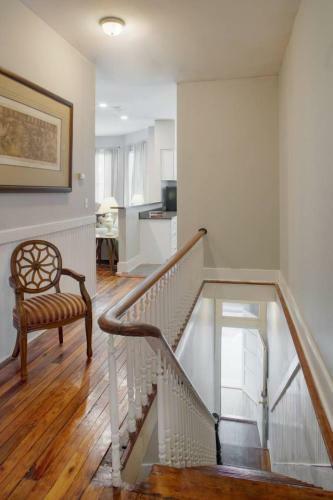 4 Bedroom Large Renovated Townhouse