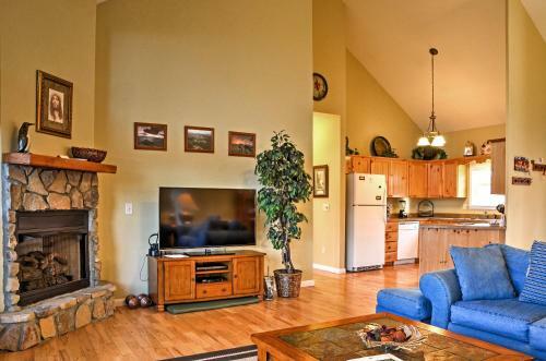 Cozy Tranquility Home With Porch And Mountain Views!