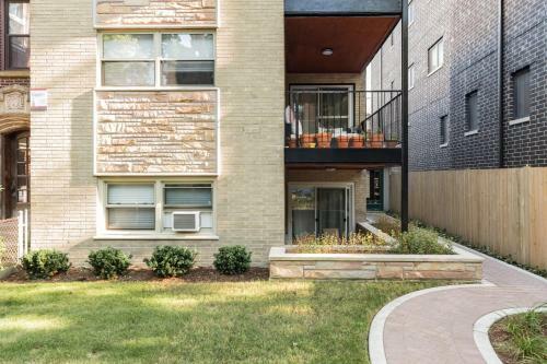 Apartamento Inviting Stylish Home With Covered Patio