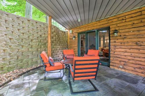 Golf Course Bellaire Home With Hot Tub And Bbq!