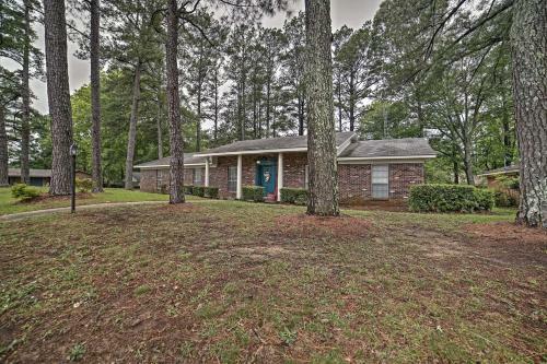 Charming Starkville House With Yard - 2 Mi To Msu!
