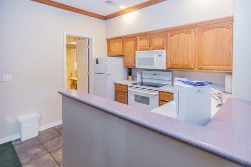 Spacious Condo Off Highway 76 Strip 1br Standard