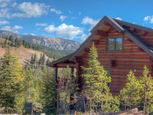 Souvenirs Lodge By Big Sky Vacation Rentals