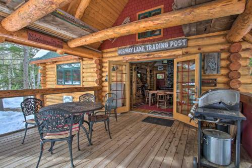 Waterfront Conway Lake Cabin With Deck And Fire Pit!