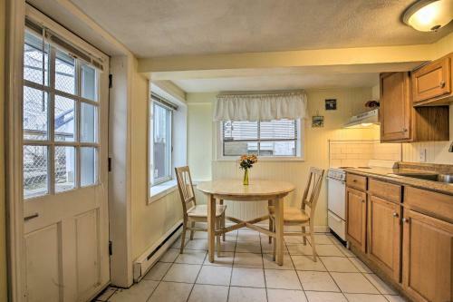 Apartamento Airy Coastal Getaway - Walk To Hampton Beach!