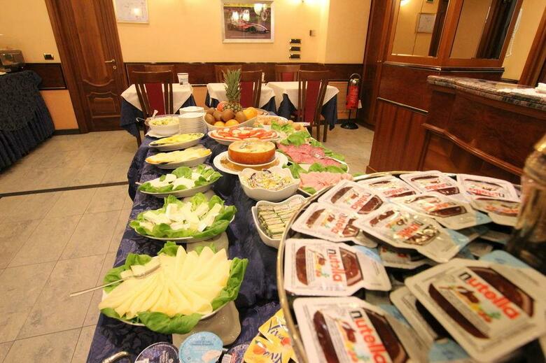 Mokinba Hotels King