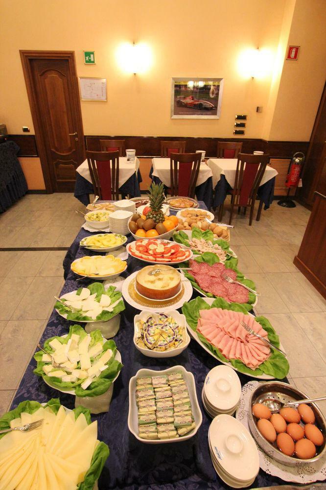 Mokinba Hotels King