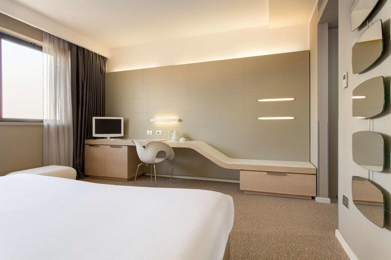 Hotel B4 Bologna Tower