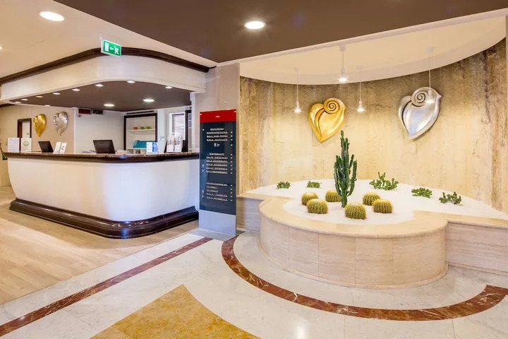 Hotel B4 Bologna Tower