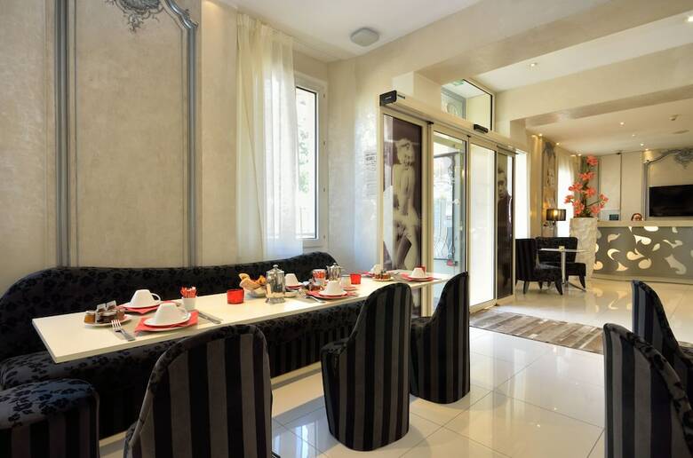 Hotel Renoir