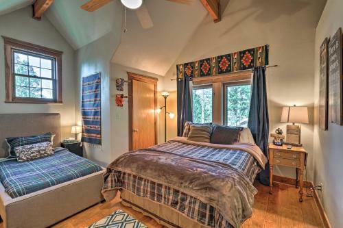 Grinning Bear Lodge With Deck, 5mi To Resort!