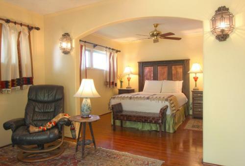 Bed & Breakfast Casa Blanca Inn And Suites