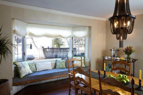 The Stony Brookside Bed & Bike Inn