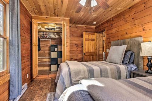 Beech Mountain Hideaway About 3 Miles To Ski Resort!