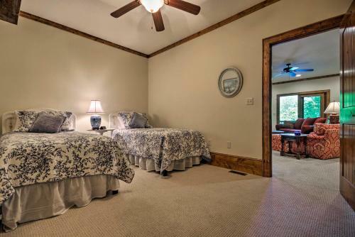 Spacious Sapphire Home With 2 Decks And Mtn Views