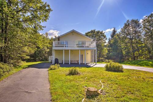 Quiet Long Pond Home On 1 Acre With Deck And Patio!