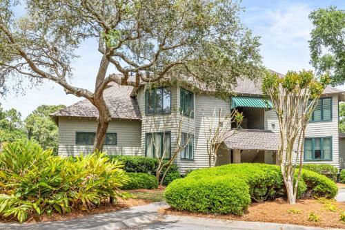 4676 Tennis Club Villa