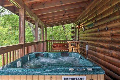 Breathtaking View Cabin With Covered Deck And Hot Tub